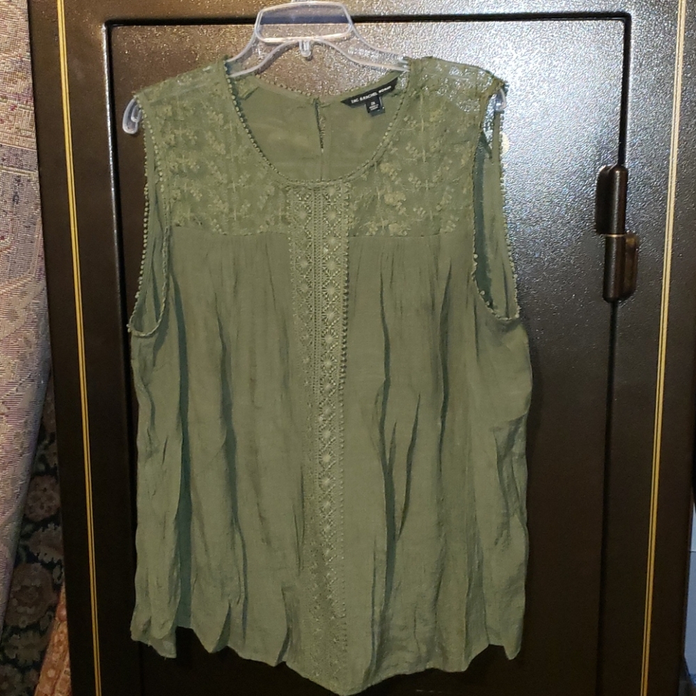 Sleeveless blouse army green